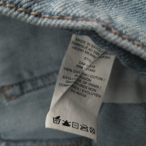 GARAGE Denim White Floral Lo Rise Shorts Size 9 - Picture 6 of 6